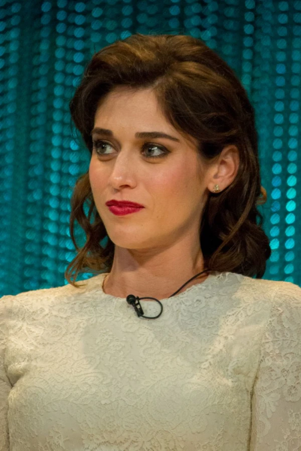 <strong>Lizzy Caplan</strong>. Bild av Dominick D.